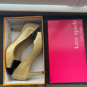 Kate Spade Patten Leather Hells with Bow Size 10